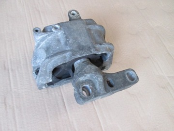 Bracket cushion boxes caddy 2.0 sdi 2009, фото