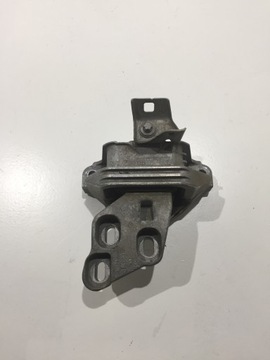 Mercedes w176 кронштейн подушка двигуна a2462400617, фото