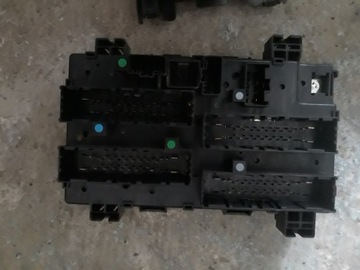 Jeep grand cherokee wk2 fuse box, фото
