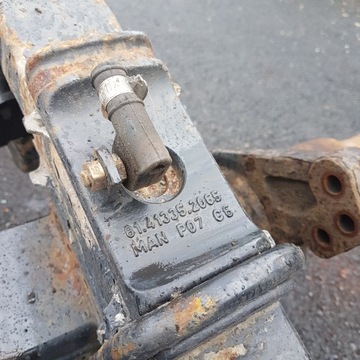 Fasteners on spring under brake caliper 81413352065 man tgl, фото