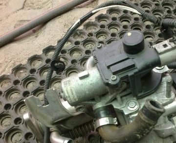 Valve egr recirculator exhaust gases dacia duster 1.5 dci, фото