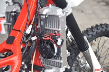 Кришки радіатора + вентилятор Beta RR 250/300 13-19