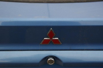 ZNACZEK NA KLAPĘ TYLNĄ EMBLEMAT MITSUBISHI CARISMA