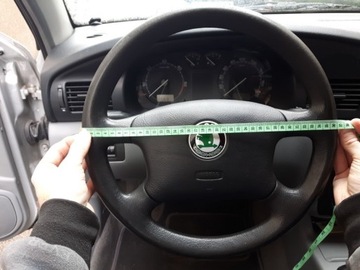 Pokrowiec na kierownice SKÓRA PERFO Ford Focus MK3