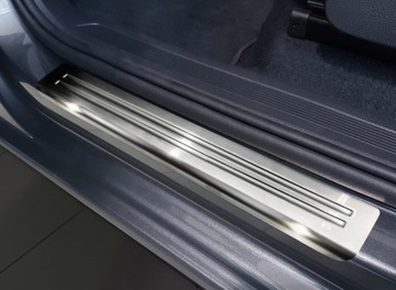 Пороговые пластинки накладывают пороговые значения Volkswagen Touran 2