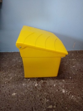 Контейнер для песка и соли 90л - 135кг разные цвета