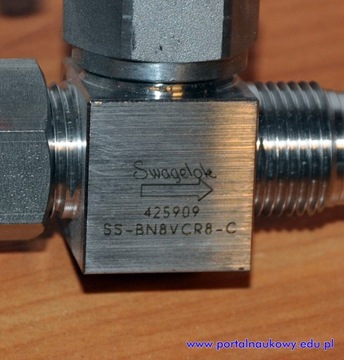 МКС Баратрон 728А2 20 Торр 0-10В + SS-BN8VCR8-C