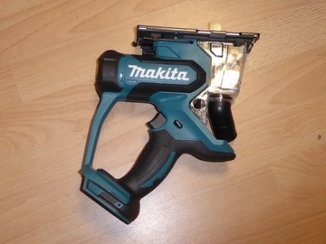 Станок для резки гипсокартона Makita DSD180Z 18В