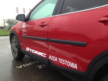 Боковые молдинги автомобиля KIA STONIC