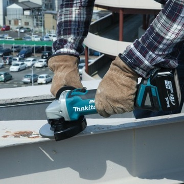 УГЛОВАЯ ШЛИФОВАЛЬНАЯ МАКИТА MAKITA DGA504RTJ 125 мм 18 В 2x5 Ач