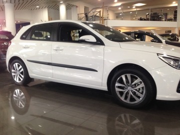 HYUNDAI i30 III производства с 2017 года – боковые молдинги