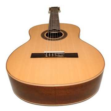 КЛАССИЧЕСКАЯ гитара 4/4 для ИСПАНСКОЙ музыкальной школы.