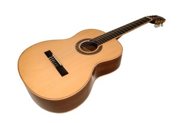 КЛАССИЧЕСКАЯ гитара 4/4 для ИСПАНСКОЙ музыкальной школы.