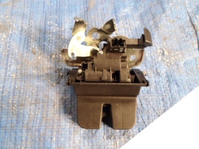 Skoda superb ii замок крышки задняя 3t9827520 фото №1