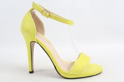Żółte sandały damskie na koturnie r. 39