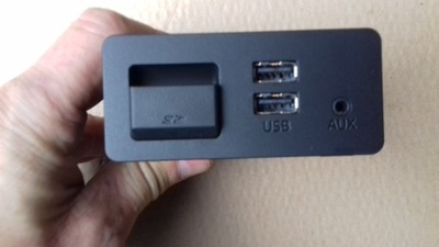 MAZDA CX3 2015-16 ENCAJES USB AUX D09H-669U0  