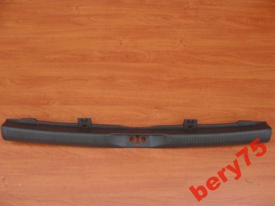 Mitsubishi space star 03r молдинг пластик поперечина задній фото №1