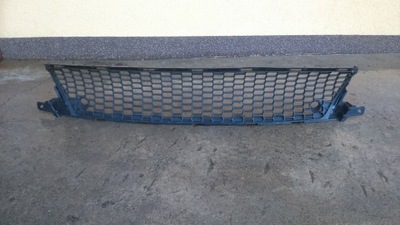 Lexus is 250 sedan решітка середня бампера фото №1