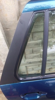 Nissan primera p11 kombi скло права задня фото №1