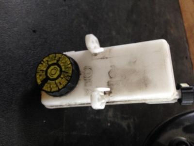 Бачок рідина гальмівний citroen c4 фото №1