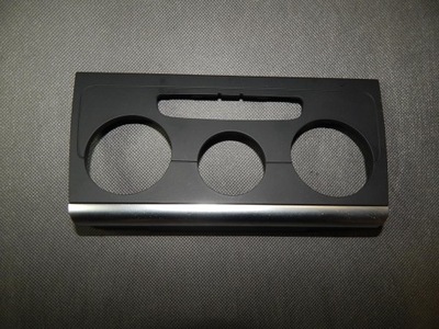 Audi q3 8u рамка захист обдув 8u0863263 фото №1