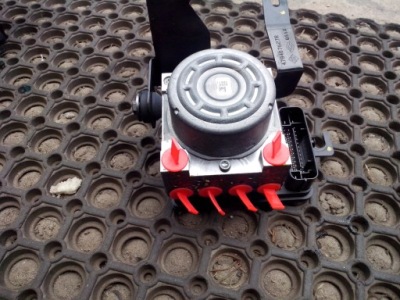 Насос abs dacia lodgy dokker 476605379r фото №1