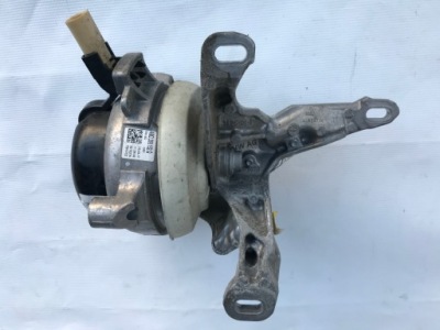 Audi a8 d5 4n кронштейн подушка двигуна 4m0399152q фото №1