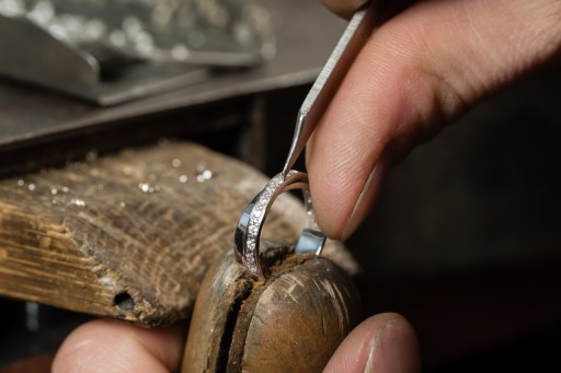 ЗОЛОТОЕ КОЛЬЦО 585 ПРОБЫ С цирконом Swarovski, ОБРУЧАЛЬНОЕ