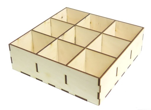 КОРОБКА С ФАНЕРНЫМИ ОТДЕЛЕНИЯМИ 21x21x6см EZ62