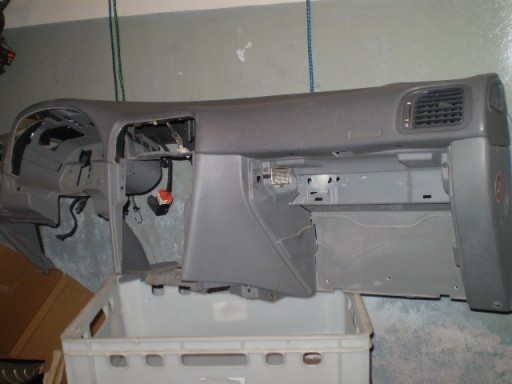 VOLVO V40 S40 KONSOLA POD AIRBAG ORYGINALNA