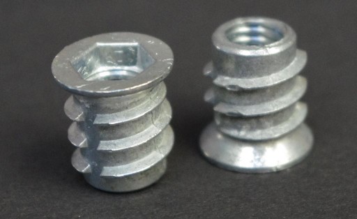 Mufa wkręcana z kołnierzem M6x10x10 mm, 100 sztuk