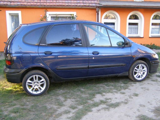 RENAULT SCENIC MEGANE DRZWI PRZEDNIE PRAWE * NV432