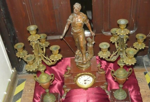 ZEGAR KOMINKOWY FIGURALNY MARMUROWY KOMINEK