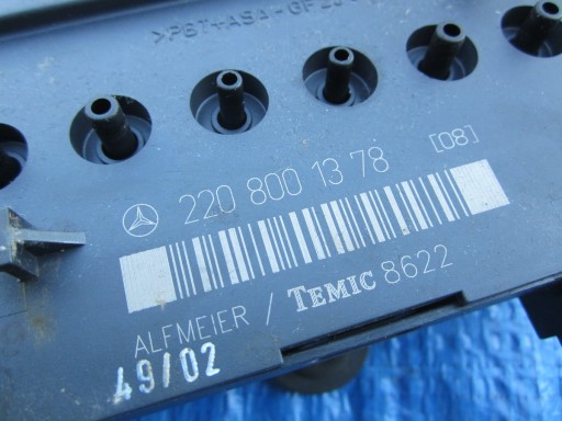 BEDIENTEIL MASAZU KANAPY MERCEDES W220 2208001378