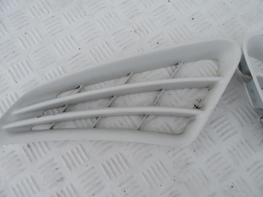 PORSCHE 987 mřížka přívod pravá nebo levá