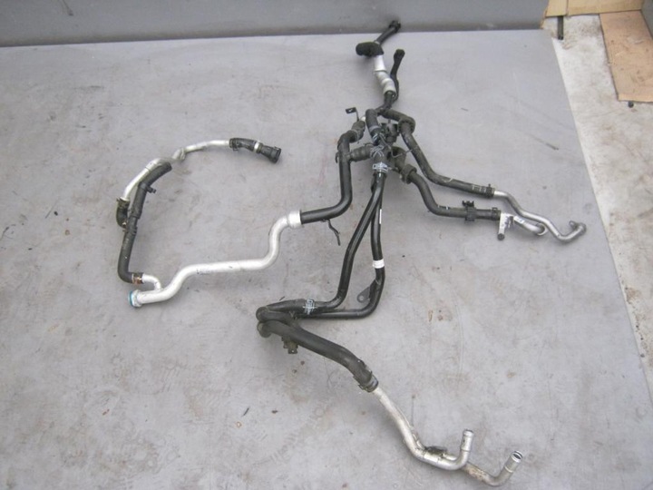 VW TOUAREG 7P BRANCHE DE TUYAU BUSE EAUX 7P6121070K photo 1 - milautoparts-fr.ukrlive.com