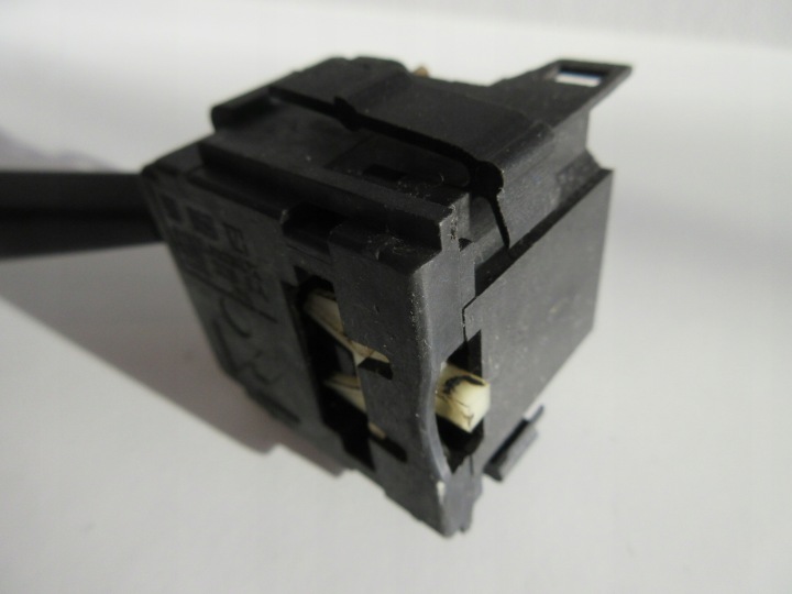 COMMUTATEUR CLIGNOTANTS OPEL CORSA A 90126712