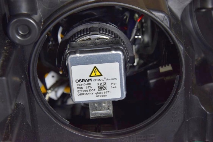 DISCOVERY SPORT 14-R AVANT PHARE EE L550