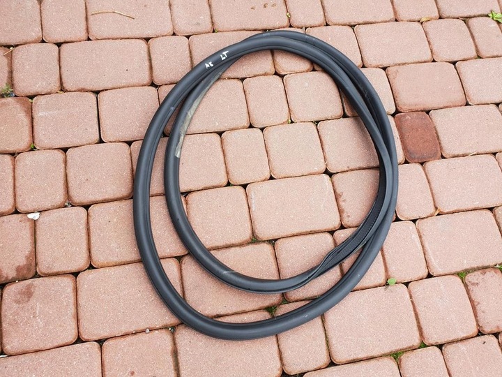 GASKET DOOR LEFT REAR HATCHBACK OPEL ASTRA K V photo 1 - milautoparts-fr.ukrlive.com