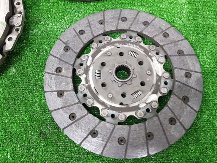 AUDI S3 A3 8V TFSI VOLANT BIMASSE COMPLET 06K105266H