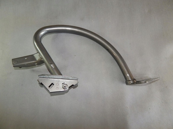 AUDI A4 B8 HINGE LID LEFT SEDAN 8K5827301AA photo 1 - milautoparts-fr.ukrlive.com