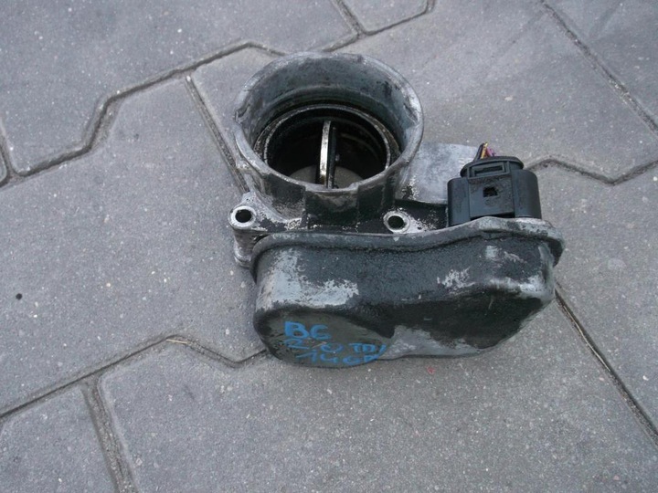 Дроссельная заслонка 03g128063b vw passat b6 2.0 tdi, Цена