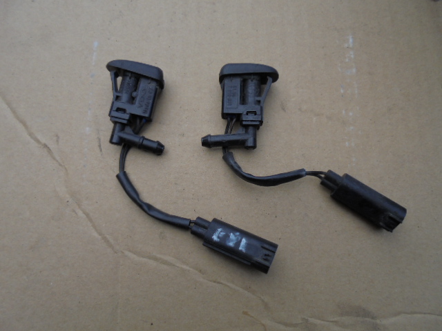 Форсунка омивач скла капота bmw e81 e87 e53 x3, Ціна