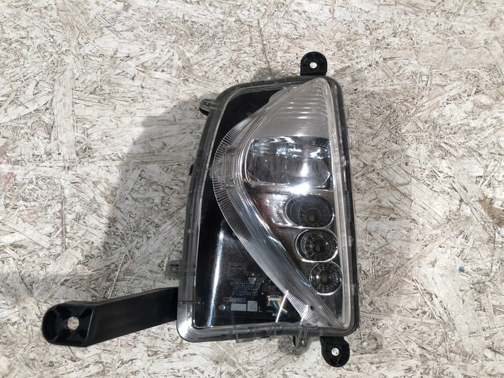 Toyota prius iv 16-> противотуманная фара левый led, Цена