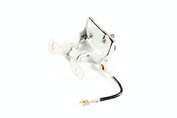 Bmw f20 петля крышки багажника 7239875, Цена