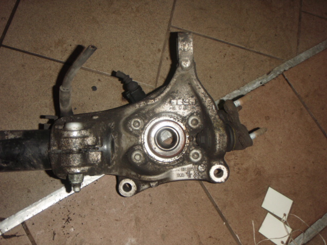 фото №1, Поворотна опора ступиця права перед passat b7 b6