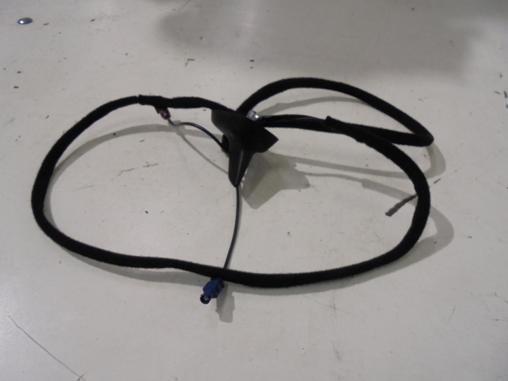 фото №1, Антенна крышная 8p0035503a audi a3 8p1 sportback