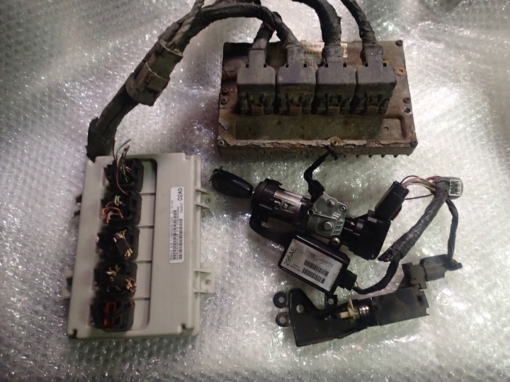 фото №3, Chrysler voyager iv 2.4 04-07 набор стартовый