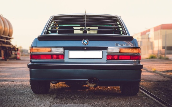 фото №8, Задняя ролета жалюзи чёрная пластиковая bmw e28