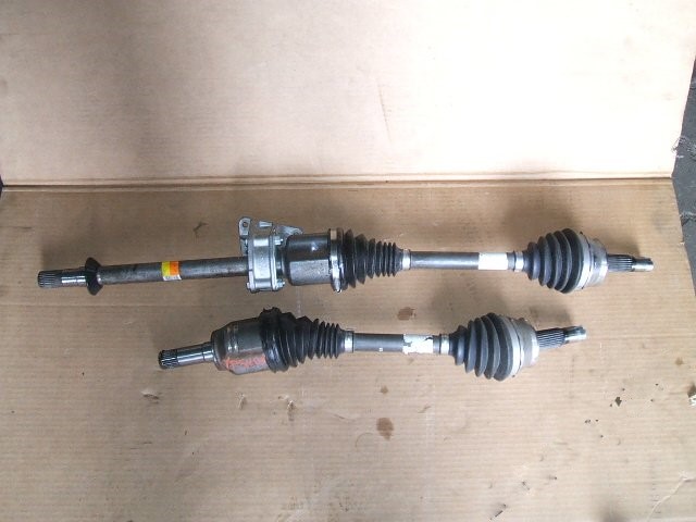 фото №1, Lancia ypsilon 2011- 1.3multijet піввісь ліва права